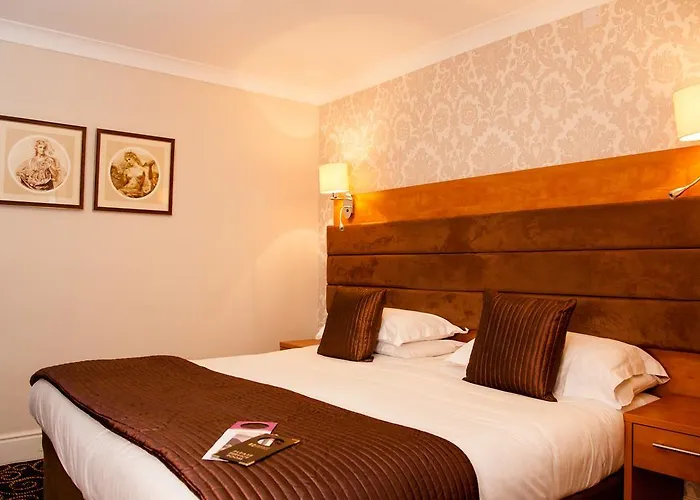 Top Hotels Near Salisbury Cathedral